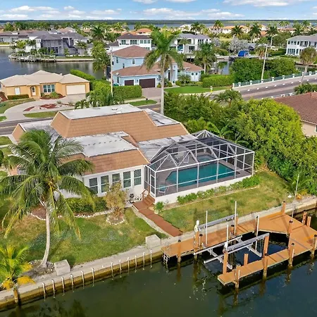 Villa 482 North Barfield Drive